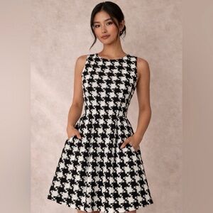 Jessica Simpson Black & White Textured Fit & Flare Dress | Pockets | Size 10